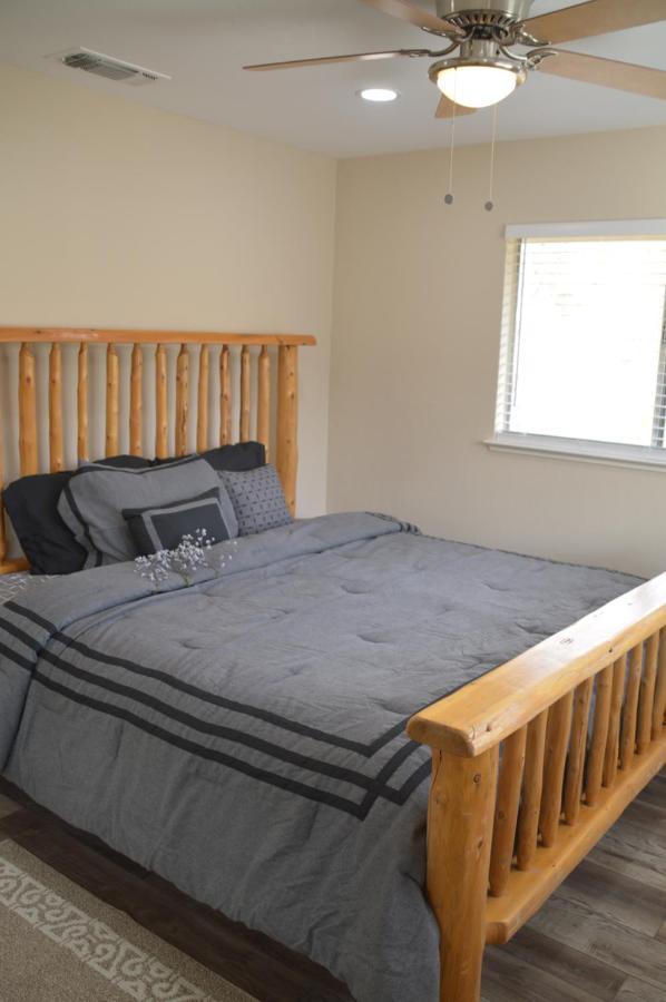 Beautiful 3 Bedroom Home Located Near Yosemite Oakhurst Ngoại thất bức ảnh